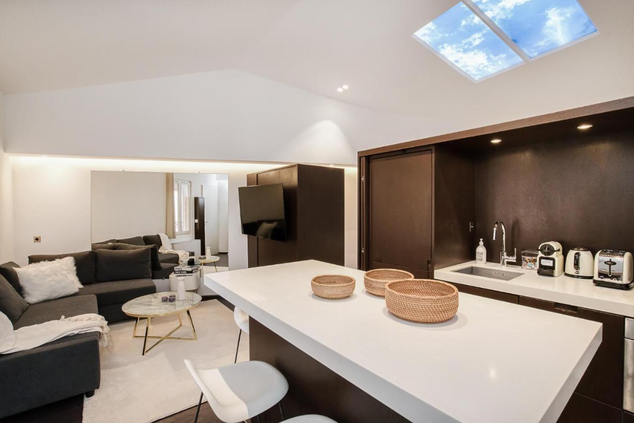 סן טרופז Appartement Place Des Lices Avec Parking מראה חיצוני תמונה